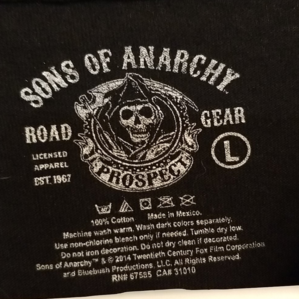 T-SHIRT - Picture 2 of 2